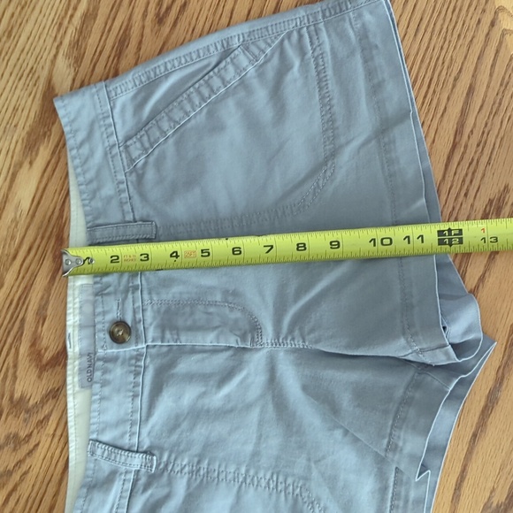 Old Navy Low Rise Gray Khaki Shorts Women's Size 6 - Picture 5 of 7